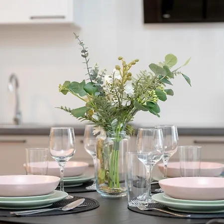 Spacious With Balcony By Rent Like Poznań