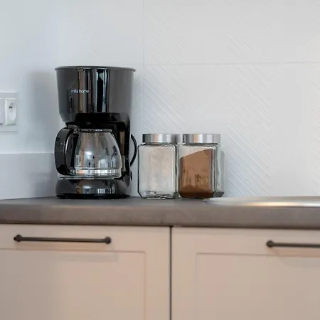 Spacious With Balcony By Rent Like * 포즈난