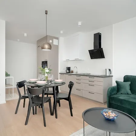 Spacious With Balcony By Rent Like פוזנן
