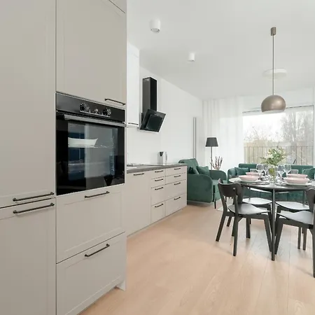 דירה Spacious With Balcony By Rent Like פוזנן